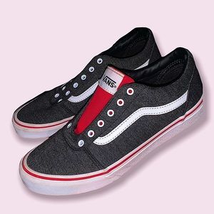 HOST PICK!! VANS “off the wall” Youth size 5